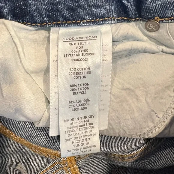 Good American Good 90s Slim Ripped Knee Straight Jeans in Indigo061 (6) - Picture 11 of 13